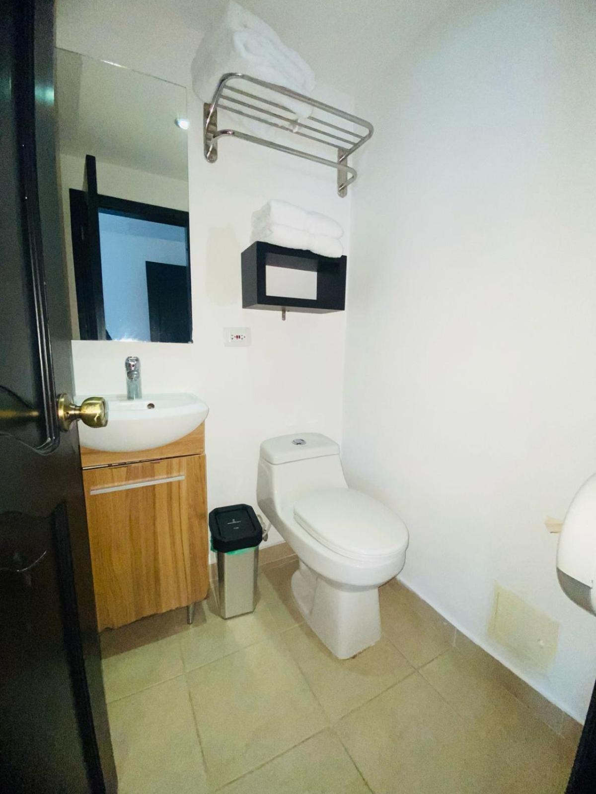 Hotel Metropolis Plaza Кали Экстерьер фото